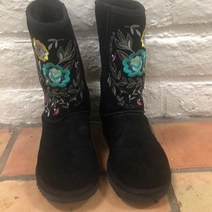 UGG Juliette Size 7 nearly new!